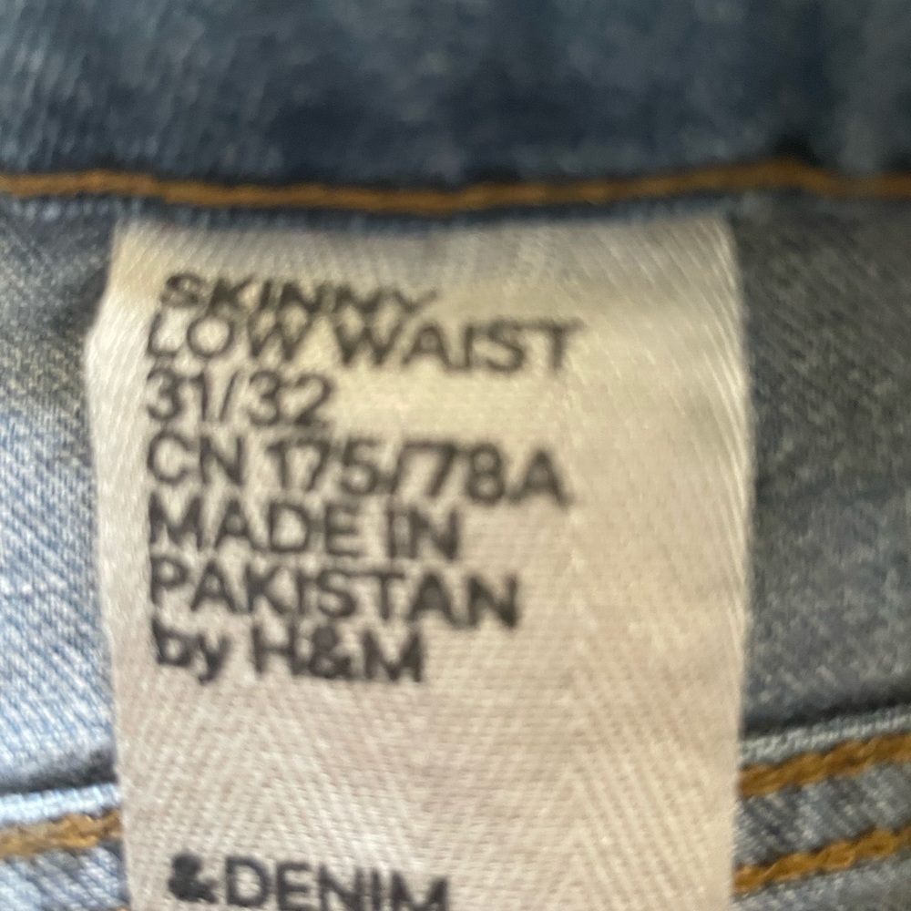 &denim H & M distressed jeans - Picture 2 of 6